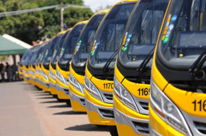 Governo entrega novos ônibus a população do DF
