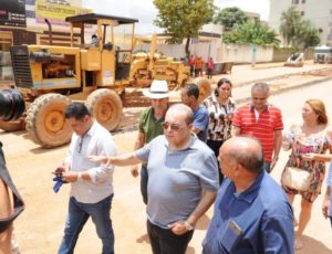 Ibaneis quer secretários próximos aos problemas do entorno e mostra abandono de feiras