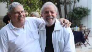Lula pede à Justiça para sair da cadeia para ir a velório do irmão Vavá