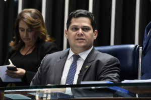 “Spoiler” de Alcolumbre: CCJ fica com MDB. Mas, se presidente for aliado de Renan, tucanos atacarão