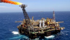 Greve de petroleiros marcada para segunda-feira (25)