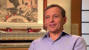 Principal executivo da Disney faz visita a Brasília para brigar pela tevê Fox