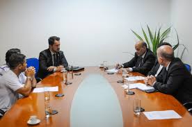 Vice-governador ouve feirantes do Shopping Popular