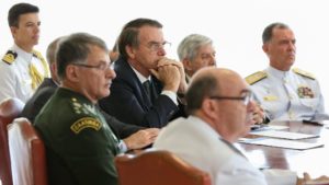 Presidente Bolsonaro e Forças Armadas avaliam situação na fronteira com Venezuela