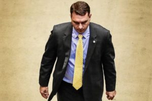 MP-RJ mira ex-assessores de Flávio Bolsonaro e ex-mulher de presidente
