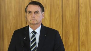 Bolsonaro desembarca em Brasília de olho na reforma da Previdência dos militares