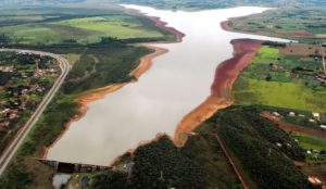 Caesb assina acordo de preservação e uso sustentável da Bacia do Descoberto