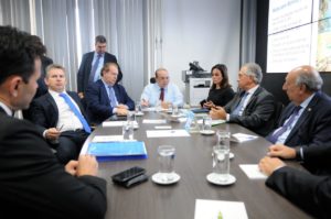 Governadores se reúnem com Paulo Guedes para definir socorro aos estados