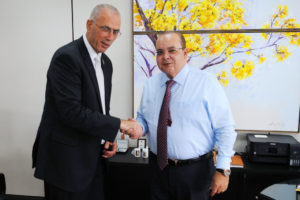 Ibaneis Rocha discute projetos de cooperação com o embaixador de Israel