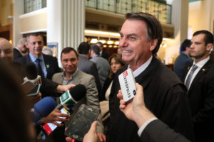 “Vamos jogar pesado na Previdência”, diz Bolsonaro antes de deixar Israel