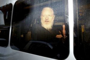Assange, Estados Unidos e o dilema constitucional