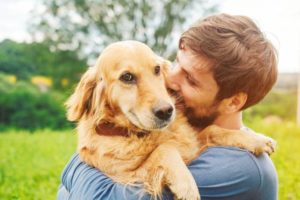 Barba masculina contém mais bactérias que pelo de cachorro