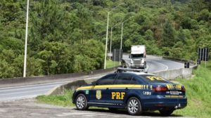 PRF aplica mais de 35 mil multas em rodovias durante feriado