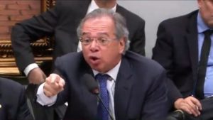 Divulgação de mensagens pretendem paralisar reformas, diz Paulo Guedes