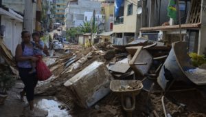 Sobe para dez número de mortos em desabamento de prédios no Rio