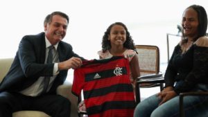Após mal-entendido na imprensa, Bolsonaro vai visitar menina Yasmin