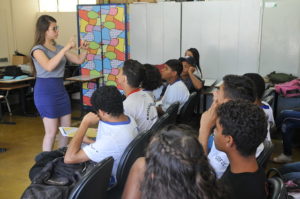 Projeto ensina alunos especiais a produzirem filmes com o celular