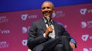 Em evento no Brasil, Obama critica armamento e defende educação plural