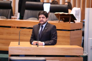 Parlamentares respondem a críticas feitas ao Legislativo local