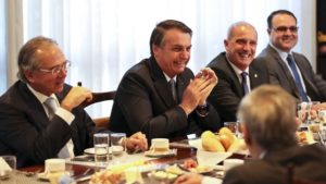 Ministro da Economia diz que povo quer mudança
