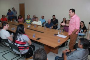 Prefeito Hildo do Candango recebe comitiva de moradores da região Setor Coimbra