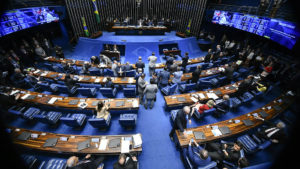 Senado aprova MP que reduz ministérios e tira Coaf de Moro