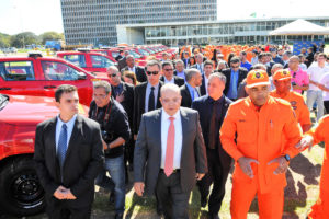 GDF entrega 48 novas viaturas aos bombeiros militares