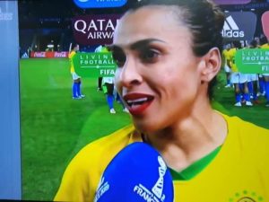 “Valorizem mais! Chorem no começo para sorrir no fim”, desabafou Marta após jogo contra França