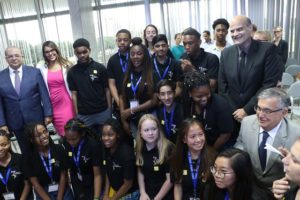 Governador recebe jovens embaixadores americanos