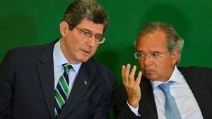 Após ameaça de Bolsonaro, presidente do BNDES pede demissão do cargo