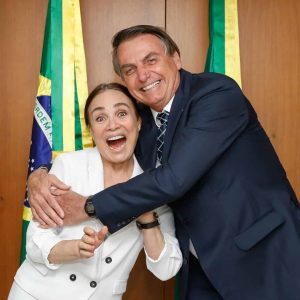 Bolsonaro otimista quanto ao sim de Regina Duarte