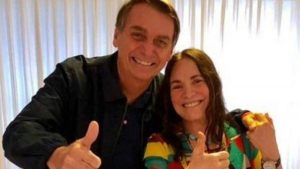 Bolsonaro diz que vai ligar para Regina Duarte para tentar nomeação nesta quarta