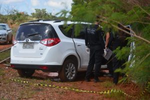 Após um dia desaparecido, motorista de app é encontrado amarrado dentro de veículo