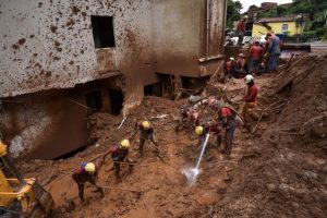 Chuvas em MG: 44 mortos e 17 mil desabrigados