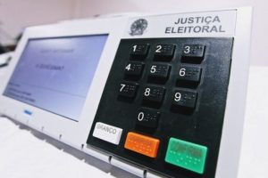 TSE deverá encerrar impasse sobre urnas nesta quarta-feira