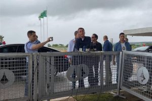 Bolsonaro reclama de repercussão negativa na imprensa de sua declaração sobre HIV