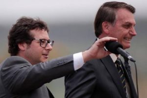 ‘Wajngarten continua mais firme do que nunca’, diz Bolsonaro
