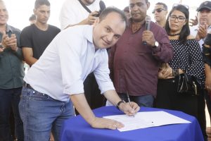 Pábio Mossoró vai entregar retroescavadeiras e equipamentos de infraestrutura nesta sexta