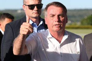 Bolsonaro: ‘Não vou renunciar ao meu mandato, não vou dar dinheiro para imprensa’