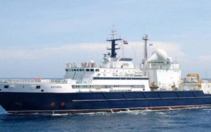 Navio espião é monitorado pela Marinha