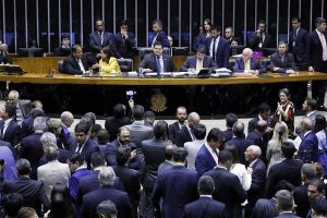 Congresso mantém vetos de Bolsonaro a projeto que dava controle de emendas a parlamentares
