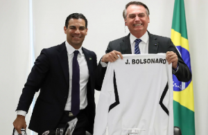 Coronavírus: Prefeito de Miami, que esteve com Bolsonaro, testou positivo