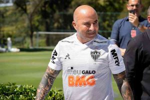Coronavírus: Atlético Mineiro reduz em 25% salários de todos funcionários