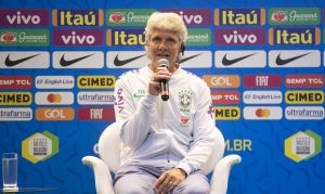 Técnica da seleção feminina de futebol do Brasil é eleita Mulher Sueca do Ano