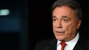 Álvaro Dias diz que “frente espúria” do Congresso comemora queda de Moro