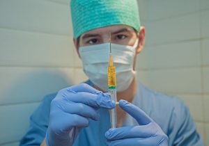 Pfizer testa vacina contra Covid-19 em milhares de pacientes