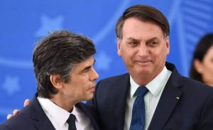 Bolsonaro e Teich se reúnem para apresentação de estudo sobre cloroquina