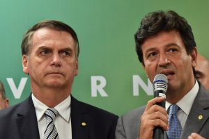 Mandetta deve ser demitido por Bolsonaro hoje; Osmar Terra é o mais cotado