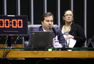 Câmara deve votar ajuda emergencial a estados e municípios
