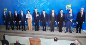 Bolsonaro diz que é sonho empossar André Mendonça na pasta da Justiça